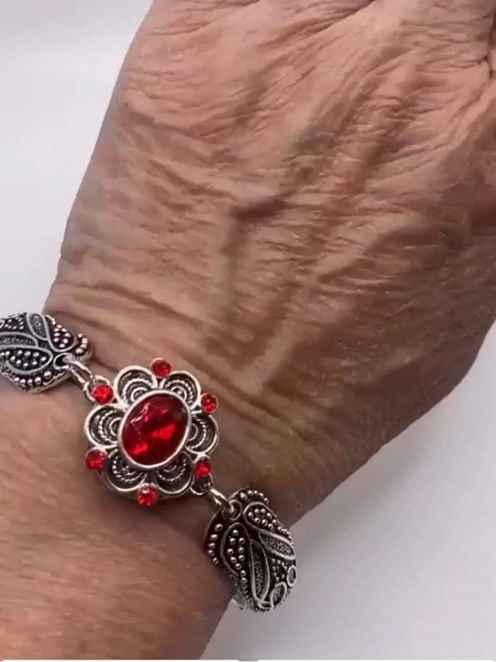 Vintage Style Snap Jewelry Bracelet Ginger Snap w/ Red stone Great Gift NWT - Picture 11 of 11